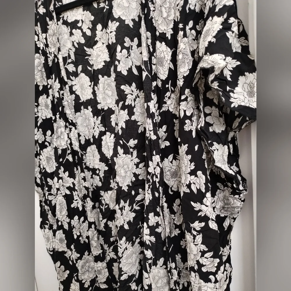 Brandy Melville Floral Kimono Duster Jacket One Size - Picture 3 of 7